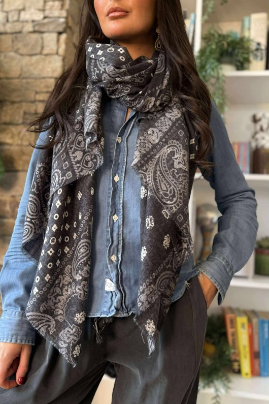 Lucky Bandana Scarf Black /50=